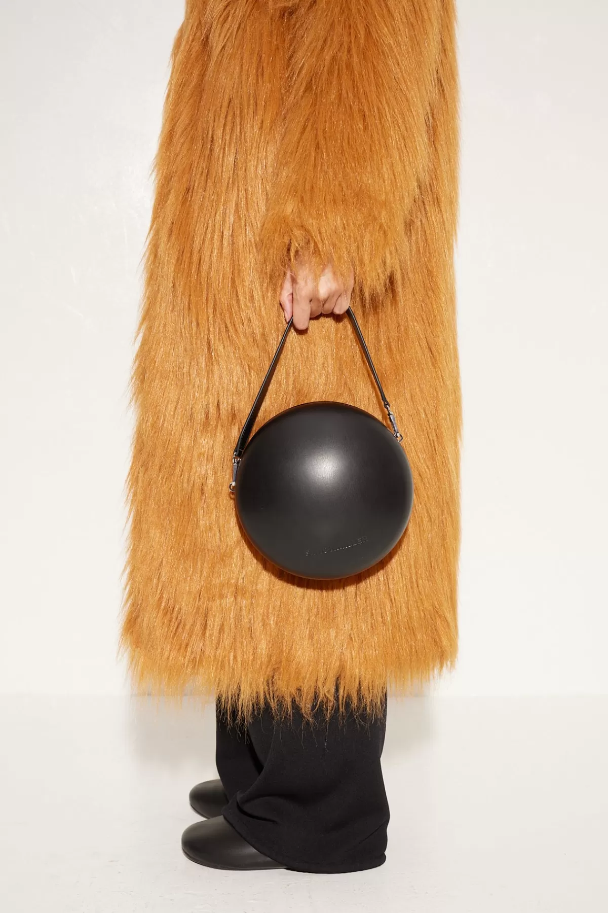 Bags<SIMONMILLER Dome Bag in black