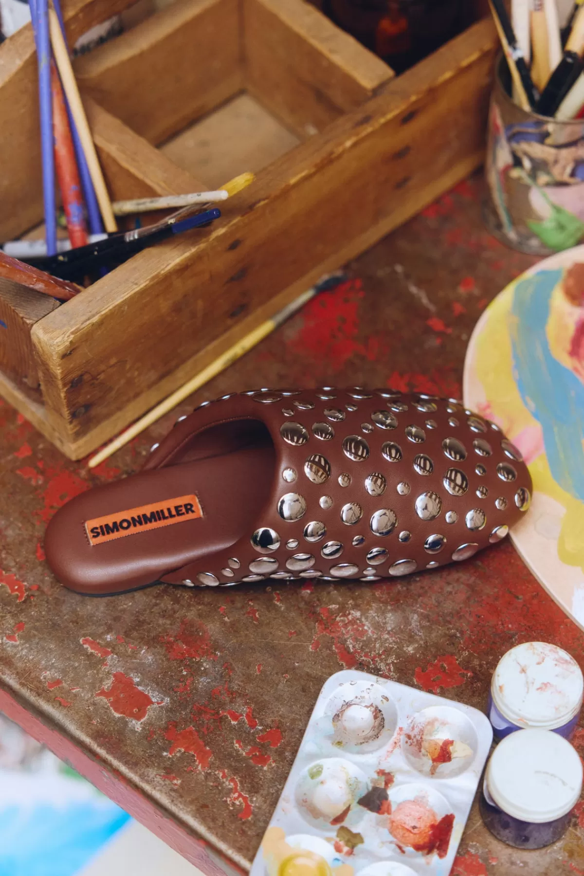 Flats<SIMONMILLER Studded Bubble Slipper in Choco Brown/Silver chocobrown/silver